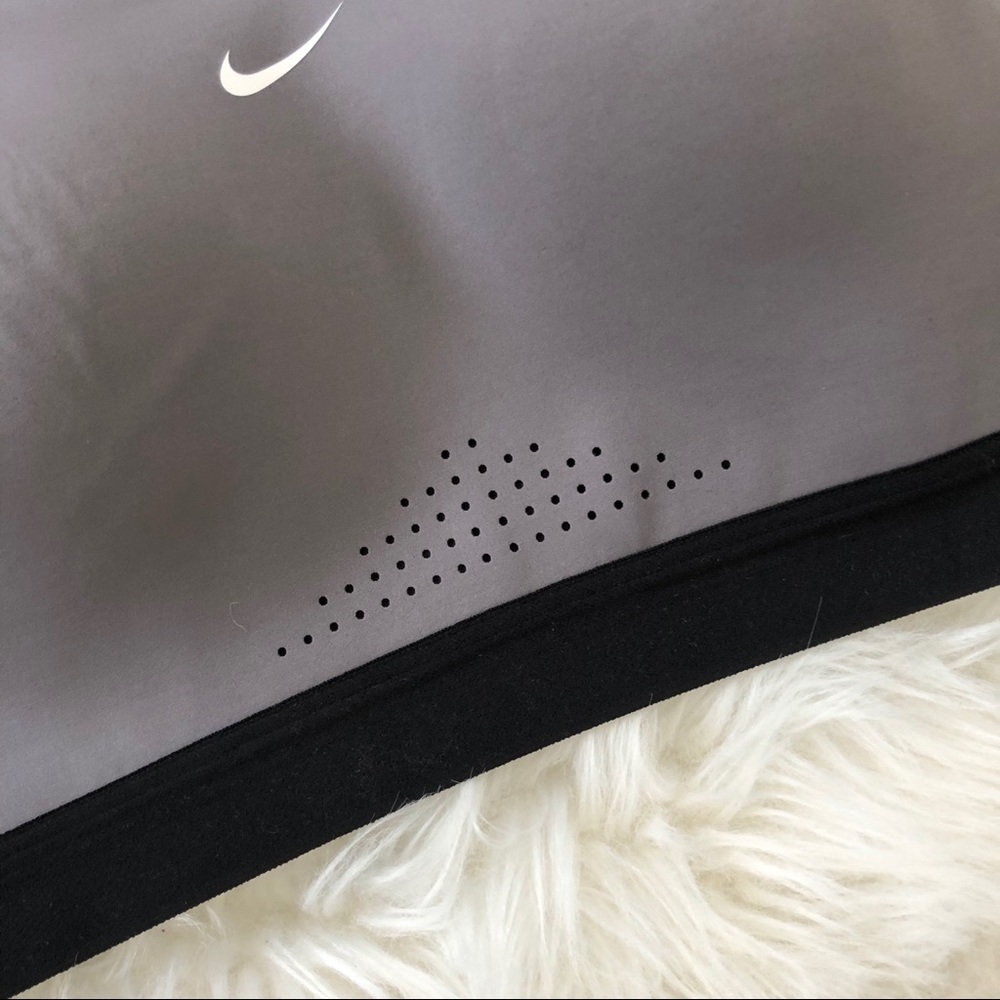 🚫✂️🍀 NWT🍀 NIKE grey Motion Adapt Bra ~ M - Picture 6 of 7